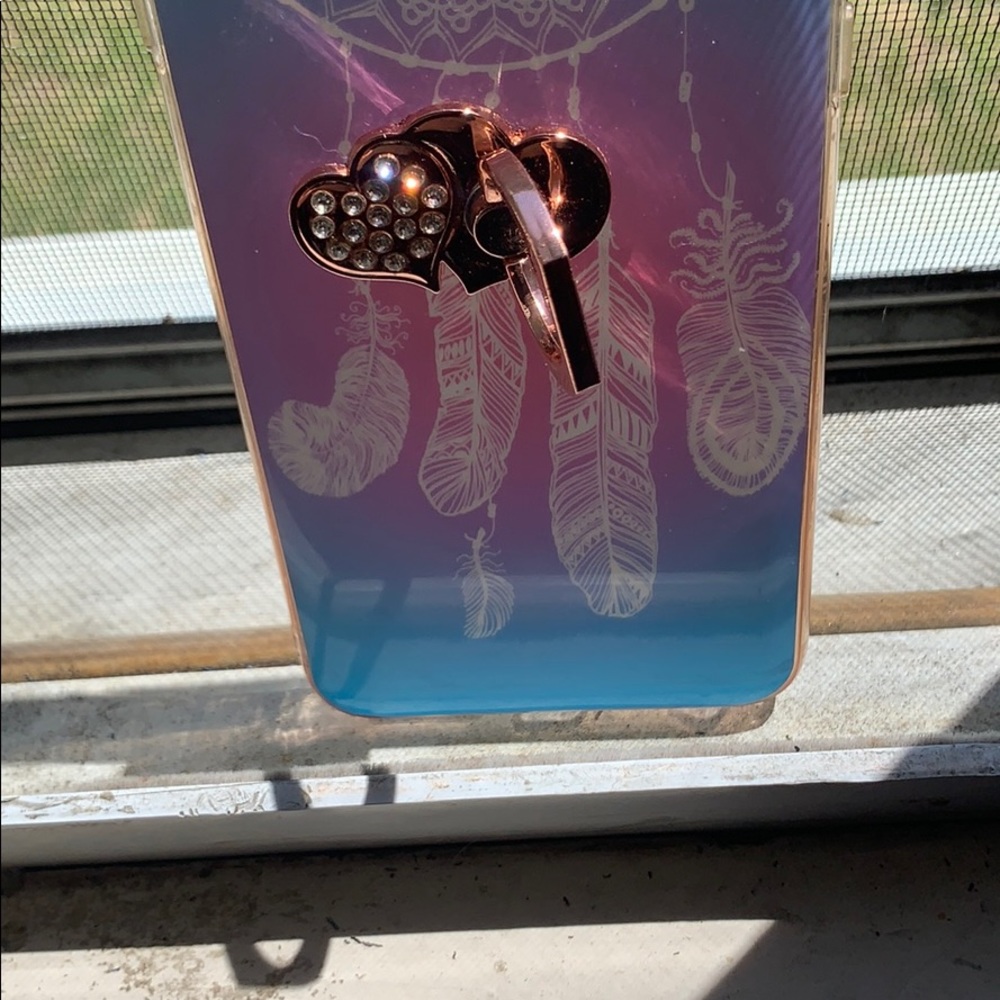 iPhone 7 Plus phone case very pretty.